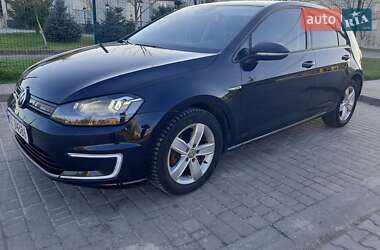 Хэтчбек Volkswagen e-Golf 2016 в 