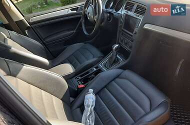 Хэтчбек Volkswagen e-Golf 2016 в 