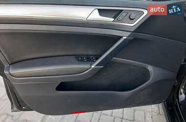 Хэтчбек Volkswagen e-Golf 2016 в 