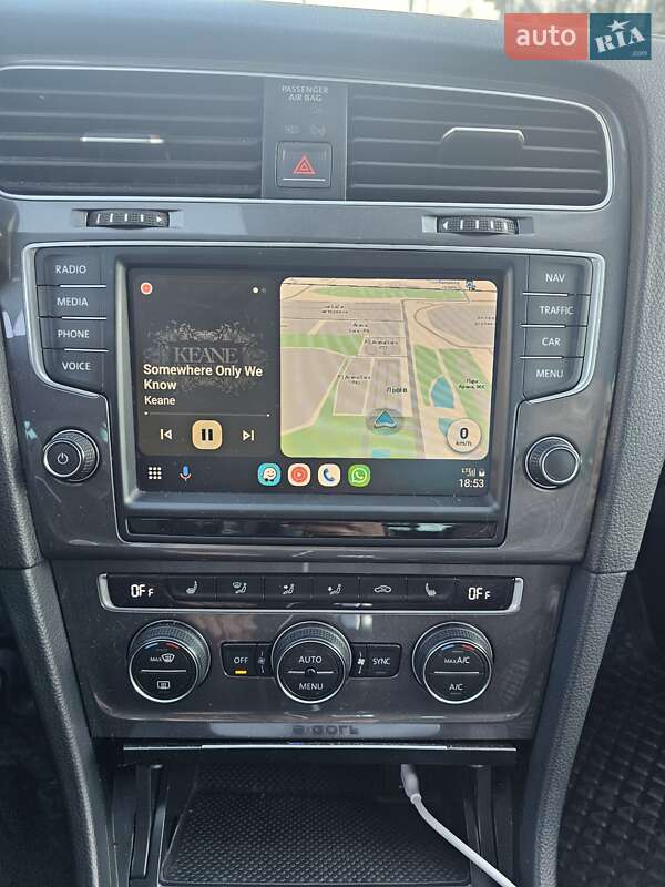 Хетчбек Volkswagen e-Golf 2015 в Львові