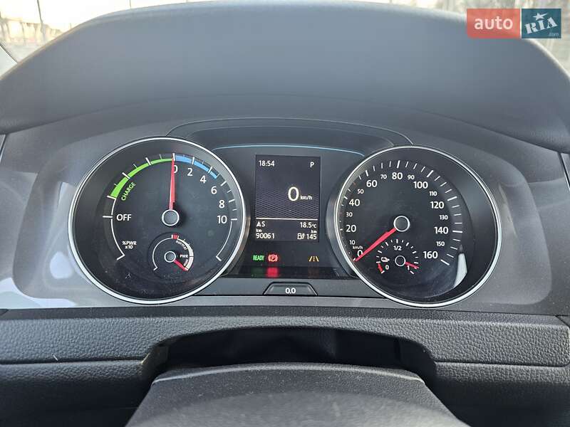 Хетчбек Volkswagen e-Golf 2015 в Львові