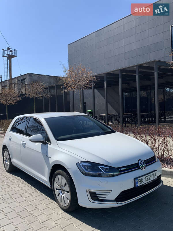 Хетчбек Volkswagen e-Golf 2020 в Києві