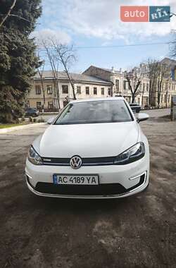 Хэтчбек Volkswagen e-Golf 2018 в 
