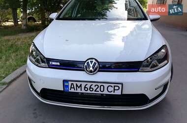 Хэтчбек Volkswagen e-Golf 2016 в 