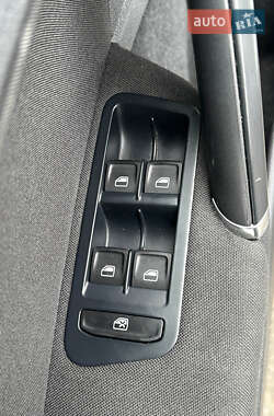 Хетчбек Volkswagen e-Golf 2014 в 
