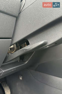 Хетчбек Volkswagen e-Golf 2014 в 