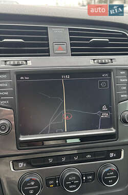 Хетчбек Volkswagen e-Golf 2014 в 