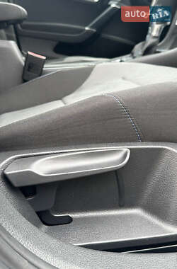 Хетчбек Volkswagen e-Golf 2014 в 