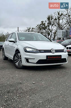 Хетчбек Volkswagen e-Golf 2014 в 
