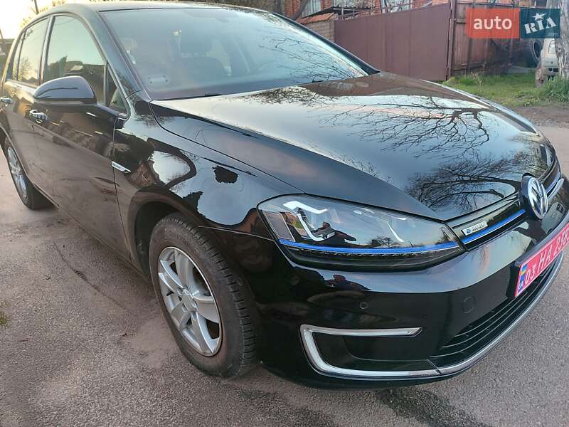 Хэтчбек Volkswagen e-Golf 2014 в Кривом Роге
