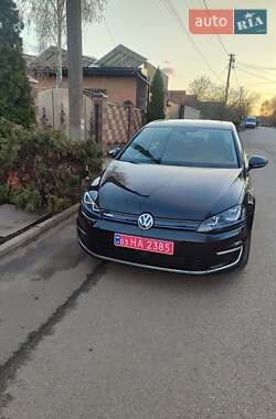 Хэтчбек Volkswagen e-Golf 2014 в 