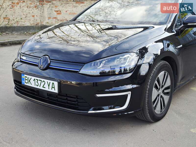 Хетчбек Volkswagen e-Golf 2015 в Рівному
