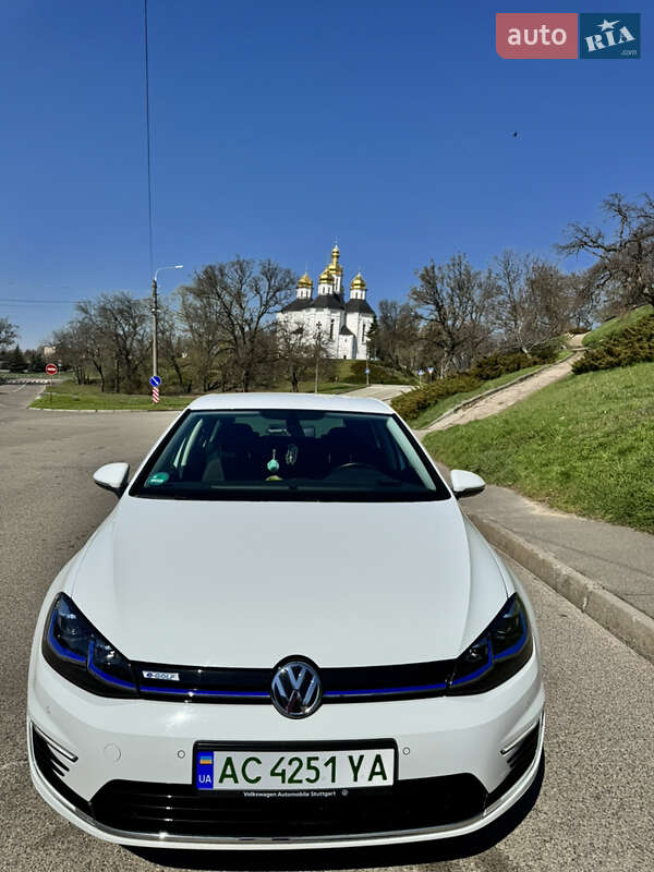 Хэтчбек Volkswagen e-Golf 2020 в 