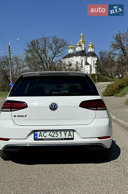 Хэтчбек Volkswagen e-Golf 2020 в 