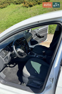 Хэтчбек Volkswagen e-Golf 2020 в 