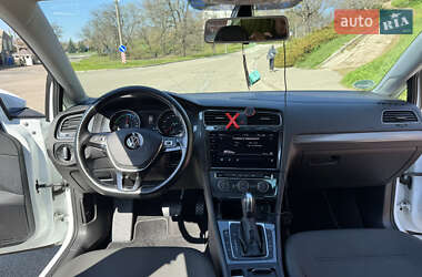 Хэтчбек Volkswagen e-Golf 2020 в 