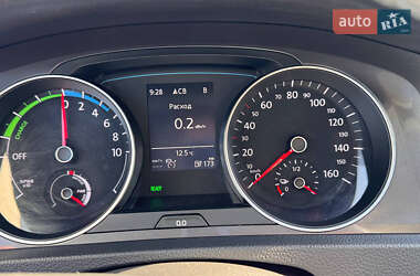 Хэтчбек Volkswagen e-Golf 2014 в Киеве