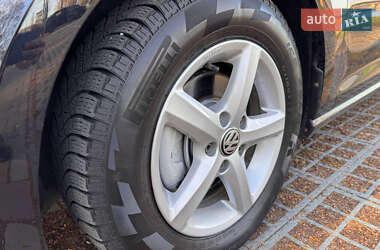 Хэтчбек Volkswagen e-Golf 2014 в 