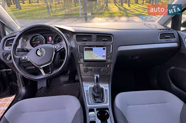 Хэтчбек Volkswagen e-Golf 2014 в 