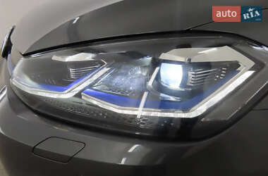 Хэтчбек Volkswagen e-Golf 2019 в 