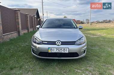 Хэтчбек Volkswagen e-Golf 2014 в 