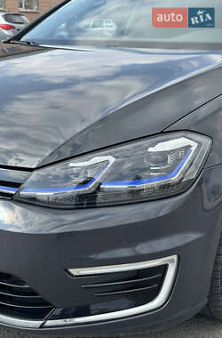 Хэтчбек Volkswagen e-Golf 2020 в 