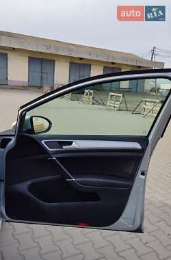 Хетчбек Volkswagen e-Golf 2015 в 