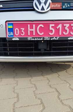 Хетчбек Volkswagen e-Golf 2015 в 