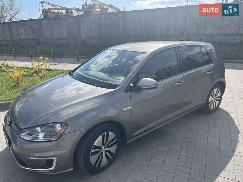Хэтчбек Volkswagen e-Golf 2016 в Львове