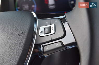 Хэтчбек Volkswagen e-Golf 2018 в 