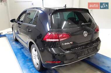 Хэтчбек Volkswagen e-Golf 2018 в 