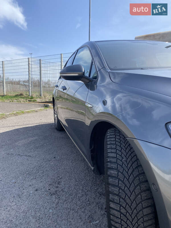 Хэтчбек Volkswagen e-Golf 2017 в Львове