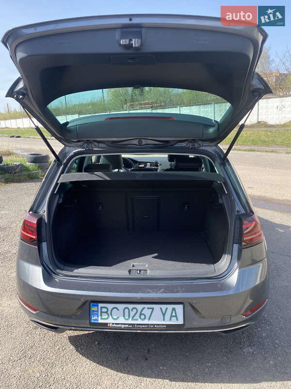 Хэтчбек Volkswagen e-Golf 2017 в Львове