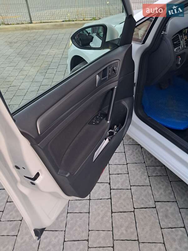 Хетчбек Volkswagen e-Golf 2018 в Львові фото 27 Хетчбек Volkswagen e-Golf 2018 в Львові