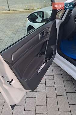 Хэтчбек Volkswagen e-Golf 2019 в 