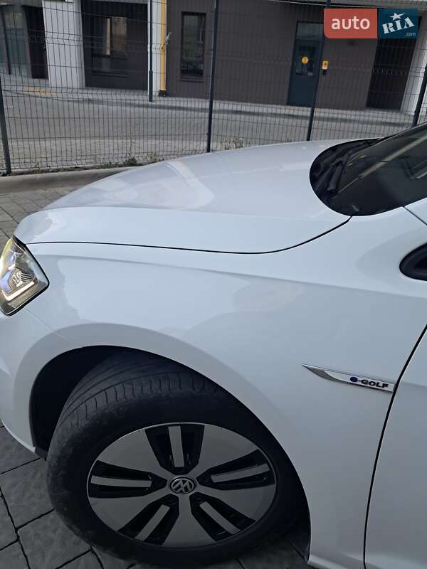 Хетчбек Volkswagen e-Golf 2018 в Львові фото 29 Хетчбек Volkswagen e-Golf 2018 в Львові