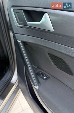 Хетчбек Volkswagen e-Golf 2014 в 