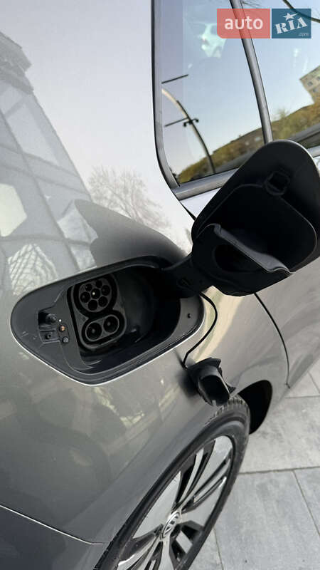 Хетчбек Volkswagen e-Golf 2014 в Ужгороді