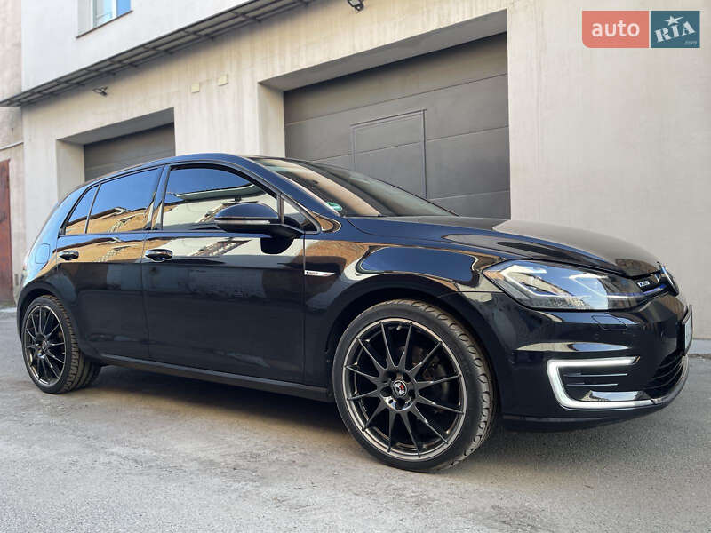 Хетчбек Volkswagen e-Golf 2019 в Києві