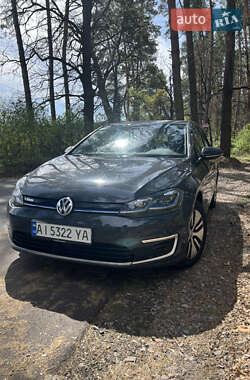 Хэтчбек Volkswagen e-Golf 2020 в Киеве