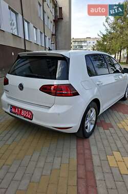 Хэтчбек Volkswagen e-Golf 2015 в 