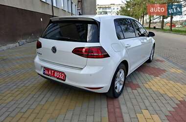 Хэтчбек Volkswagen e-Golf 2015 в 