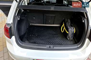 Хэтчбек Volkswagen e-Golf 2015 в 