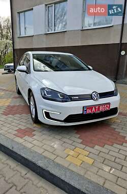 Хэтчбек Volkswagen e-Golf 2015 в 