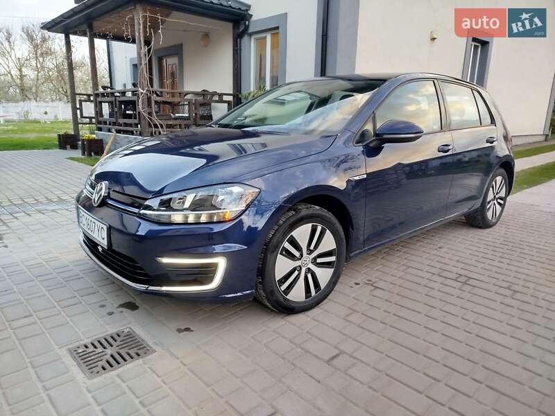 Хэтчбек Volkswagen e-Golf 2019 в 