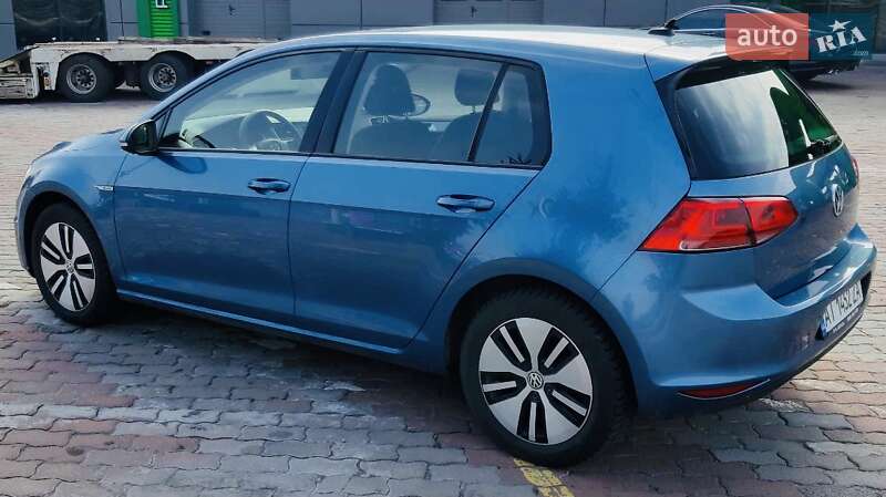 Хетчбек Volkswagen e-Golf 2016 в Києві