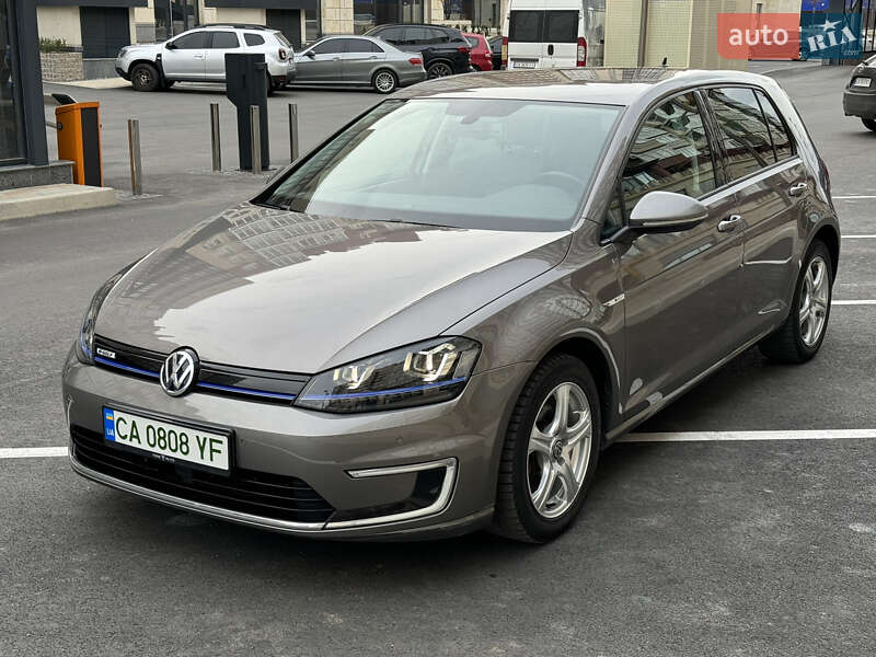 Хэтчбек Volkswagen e-Golf 2015 в Умани