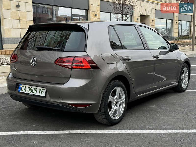 Хэтчбек Volkswagen e-Golf 2015 в Умани