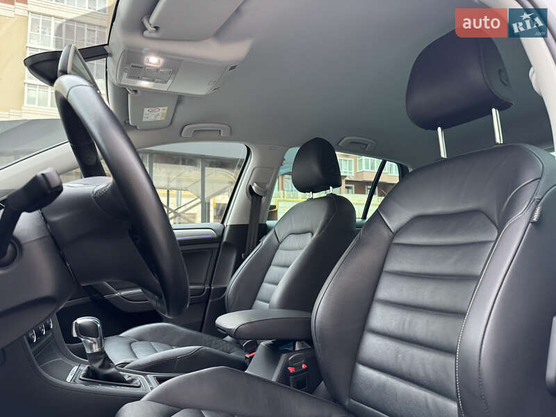 Хэтчбек Volkswagen e-Golf 2015 в Умани