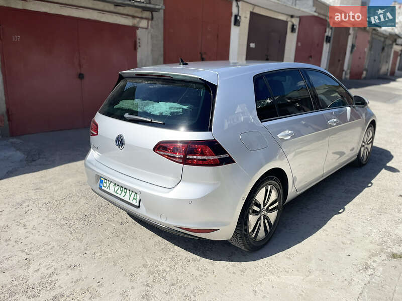 Хэтчбек Volkswagen e-Golf 2015 в Хмельницком